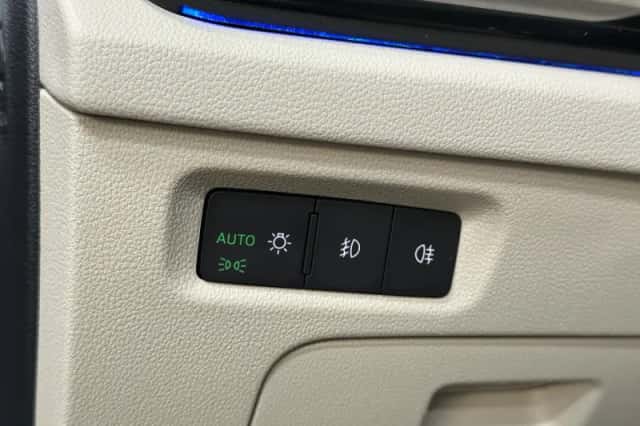 Škoda Octavia (2021) thumbnail 11