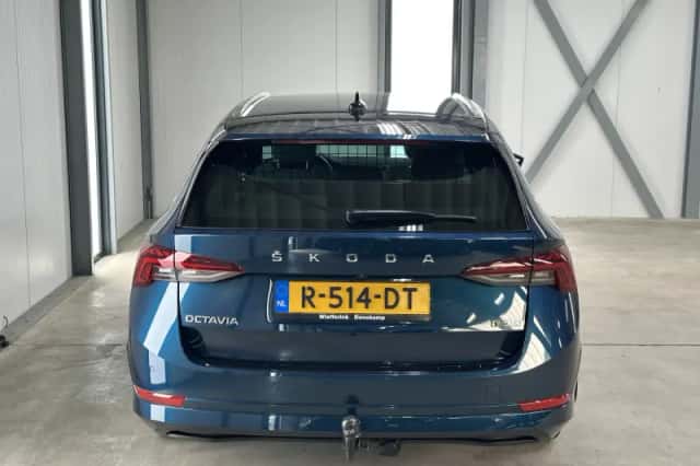 Škoda Octavia (2021) thumbnail 5