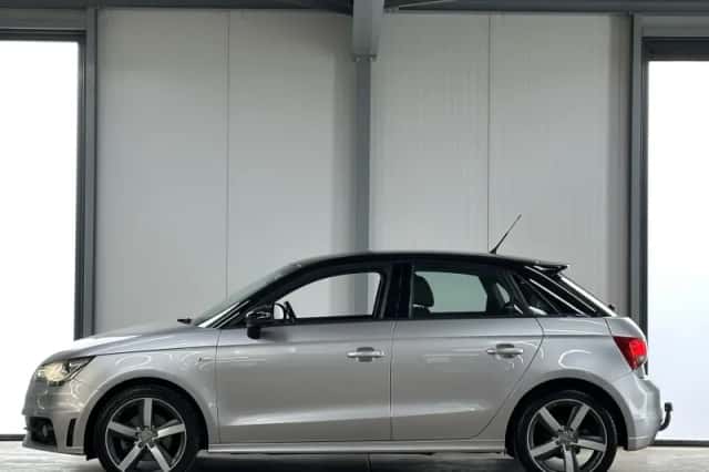 Audi A1 (2014) thumbnail 2