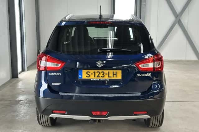 Suzuki S-Cross (2016) thumbnail 5