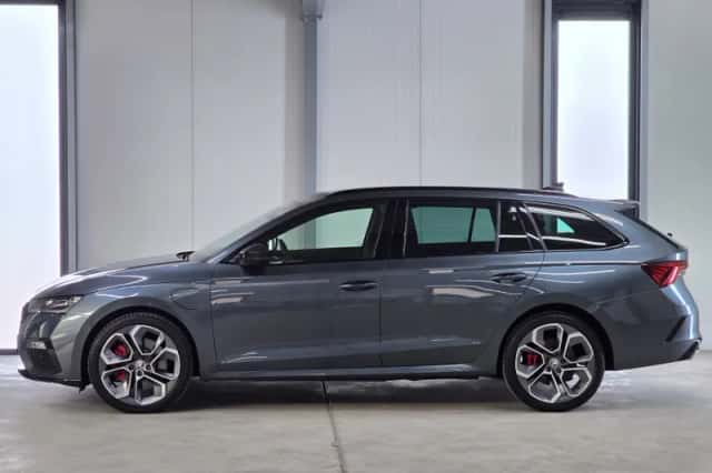 Škoda Octavia (2021) thumbnail 2