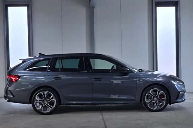 Škoda Octavia (2021) thumbnail 4