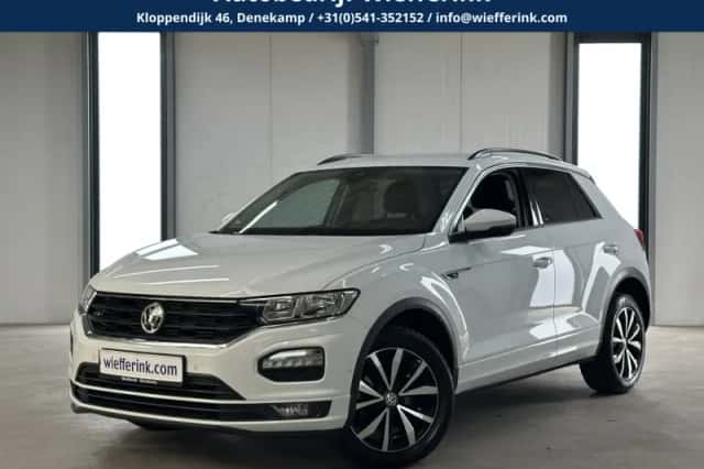 Volkswagen T-Roc (2018) thumbnail 1
