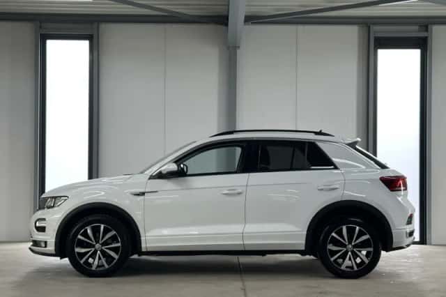 Volkswagen T-Roc (2018) thumbnail 2