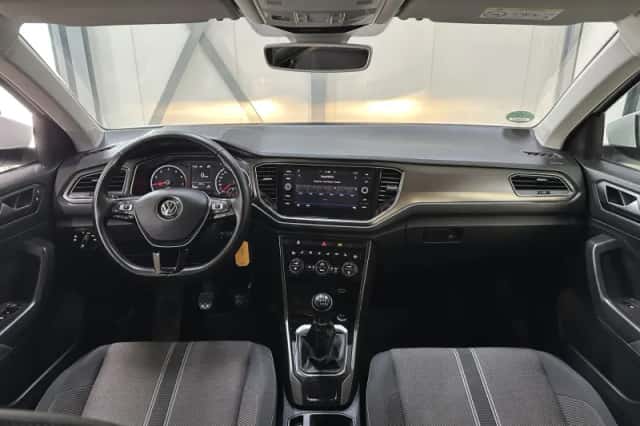 Volkswagen T-Roc (2018) thumbnail 6