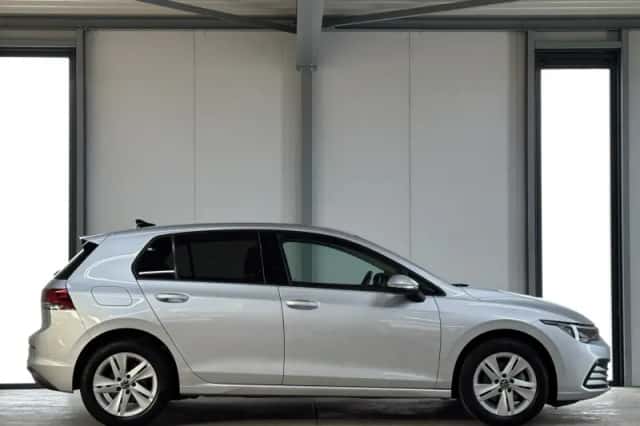 Volkswagen Golf (2020) thumbnail 4
