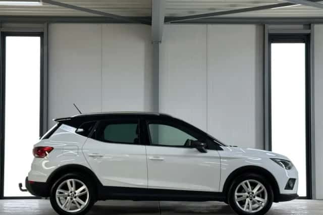 SEAT Arona (2018) thumbnail 4