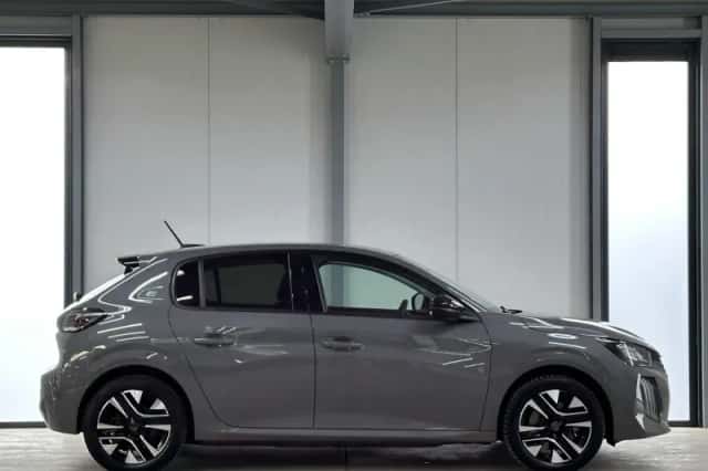 Peugeot e-208 (2023) thumbnail 4