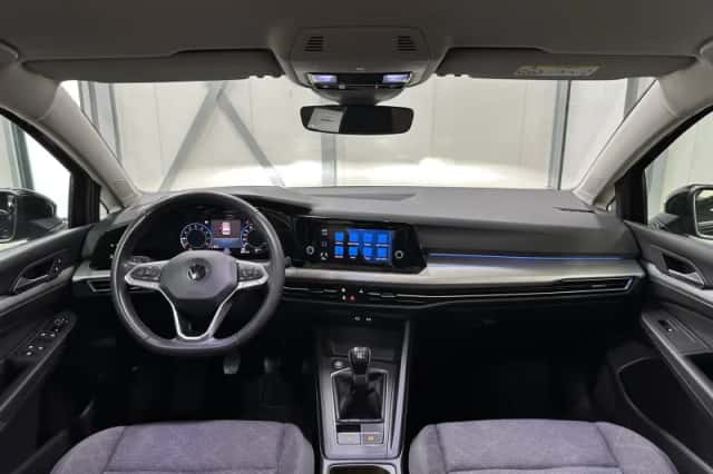 Volkswagen Golf (2020) thumbnail 2