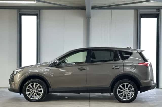 Toyota RAV4 (2017) thumbnail 4