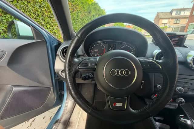 Audi A1 (2012) thumbnail 3