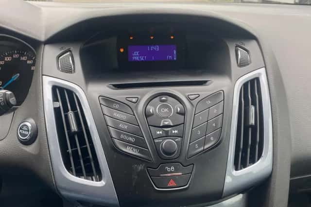 Ford Focus (2011) thumbnail 3