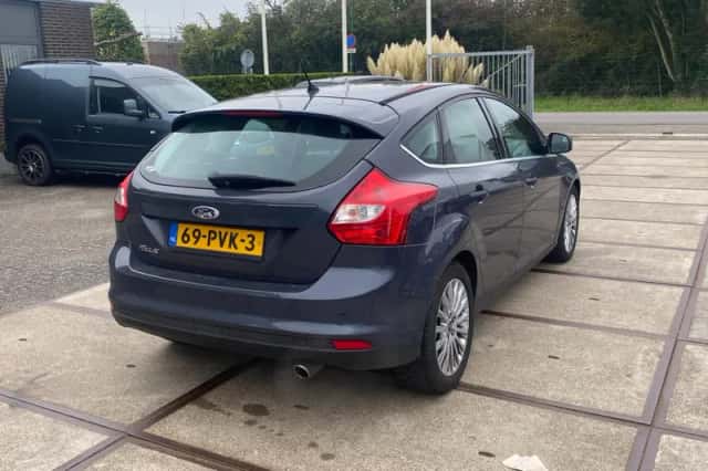 Ford Focus (2011) thumbnail 4