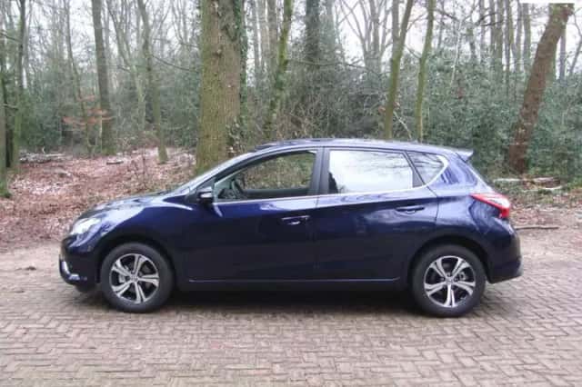 Nissan Pulsar (2015) thumbnail 1