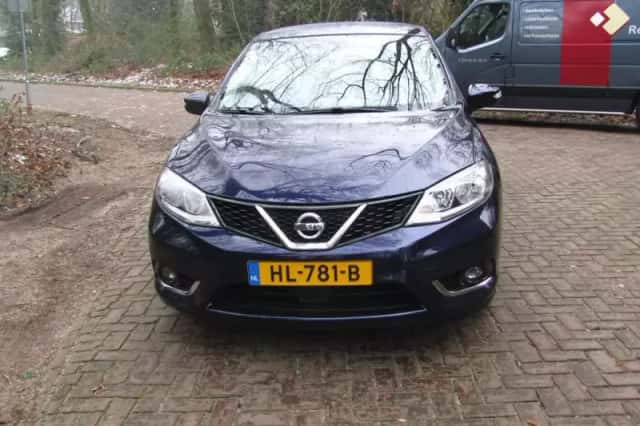 Nissan Pulsar (2015) thumbnail 3