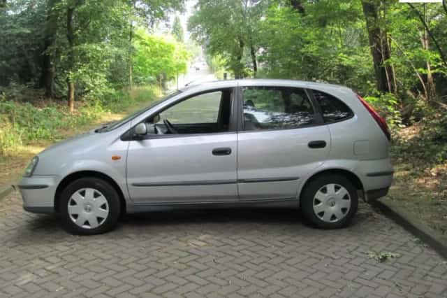 Nissan Almera Tino (2005) thumbnail 1