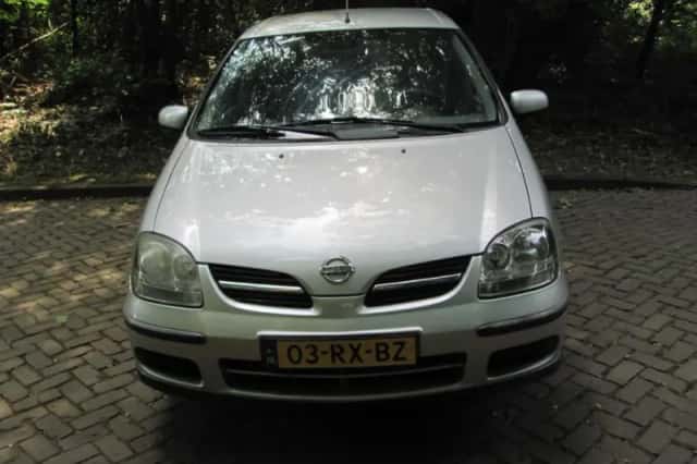 Nissan Almera Tino (2005) thumbnail 3