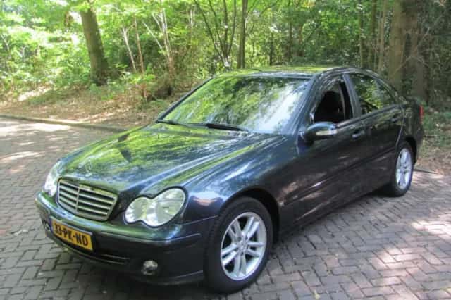 Mercedes-Benz C-Klasse (2004) thumbnail 2