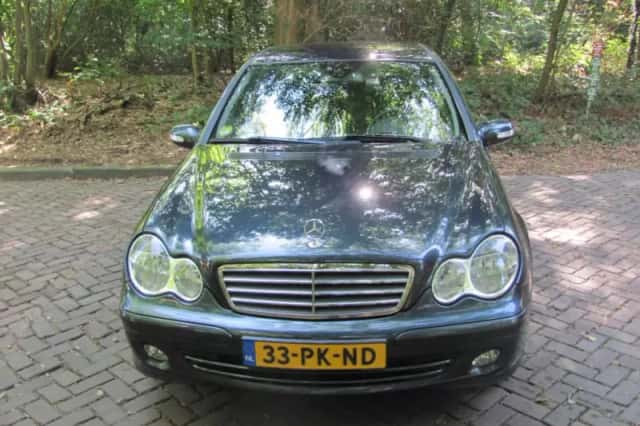 Mercedes-Benz C-Klasse (2004) thumbnail 3