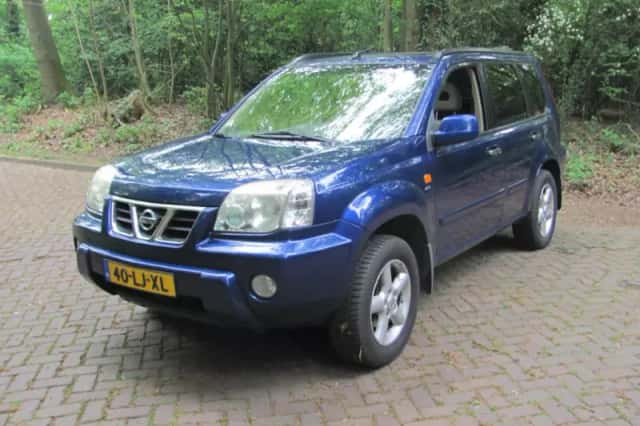 Nissan X-Trail (2003) thumbnail 2