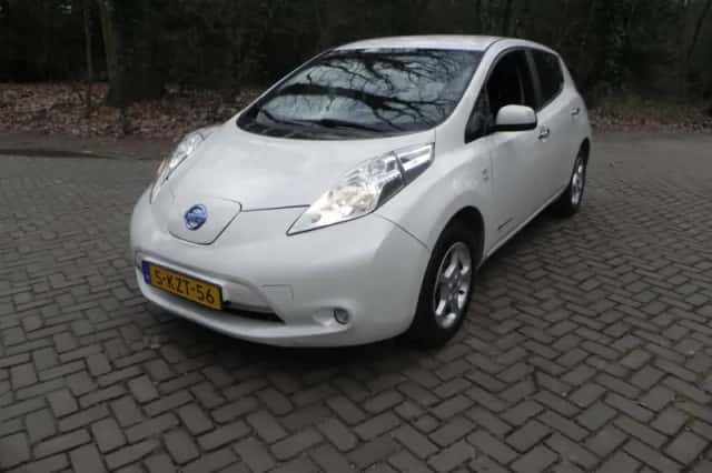 Nissan Leaf (2013) thumbnail 2