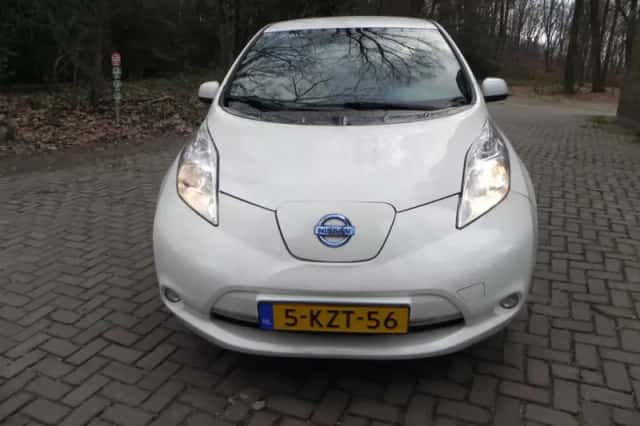 Nissan Leaf (2013) thumbnail 3