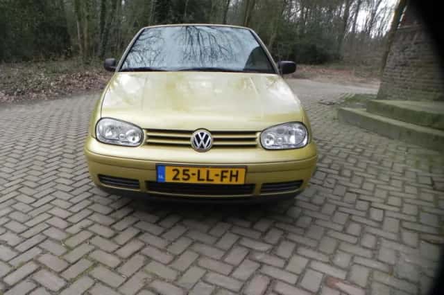 Volkswagen Golf (1998) thumbnail 3