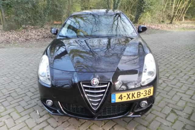Alfa Romeo Giulietta (2014) thumbnail 3