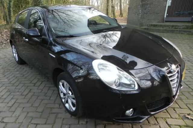 Alfa Romeo Giulietta (2014) thumbnail 4