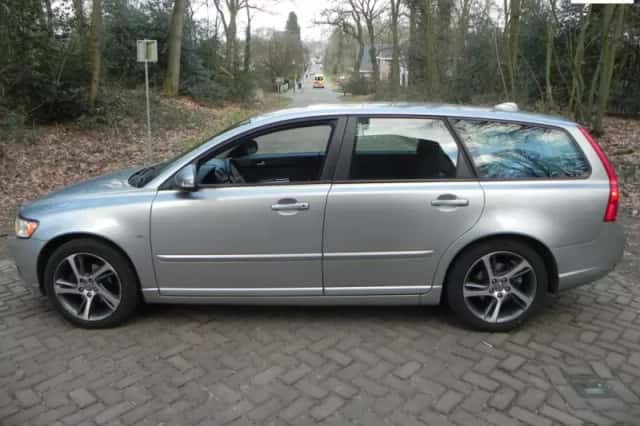 Volvo V50 (2011) thumbnail 1