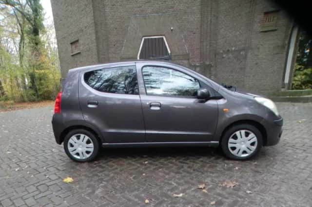 Nissan Pixo (2013) thumbnail 4