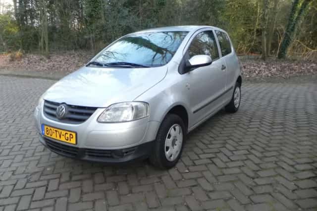 Volkswagen Fox (2007) thumbnail 2