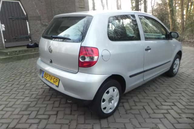 Volkswagen Fox (2007) thumbnail 6