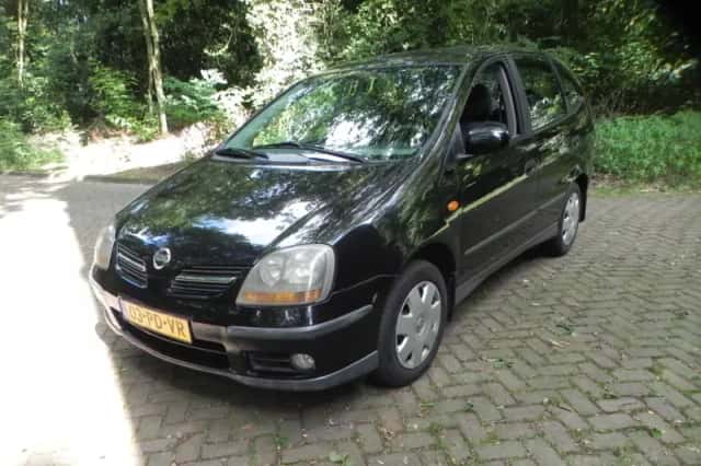 Nissan Almera Tino (2004) thumbnail 2