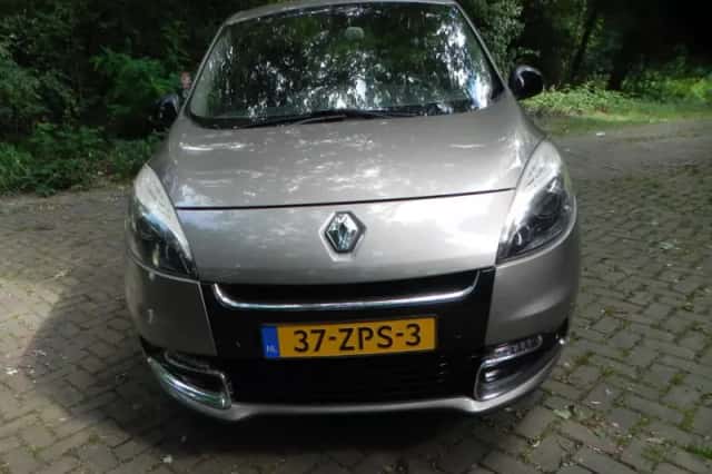 Renault Scénic (2013) thumbnail 3