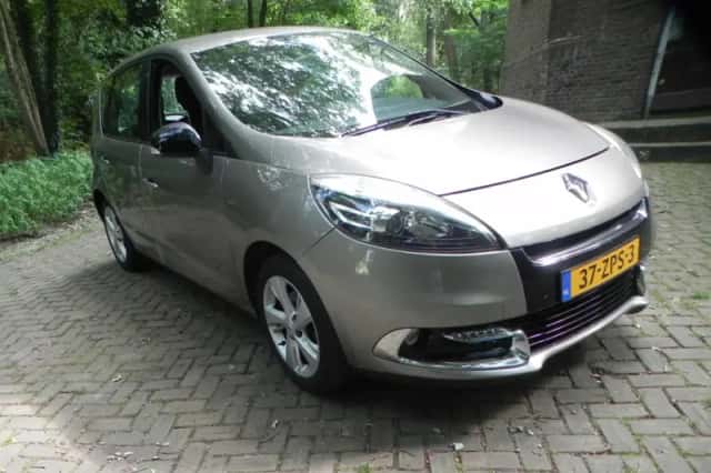 Renault Scénic (2013) thumbnail 4