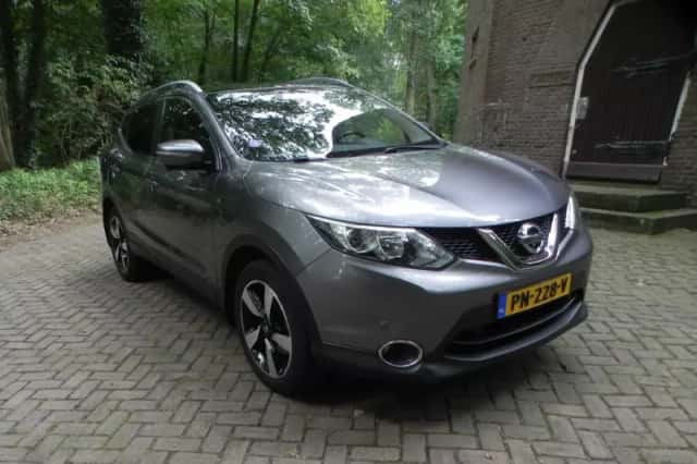 Nissan Qashqai (2017) thumbnail 4