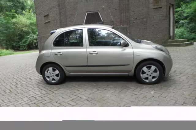 Nissan Micra (2004) thumbnail 5