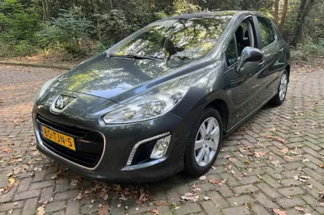 Peugeot 308 (2012) thumbnail 2