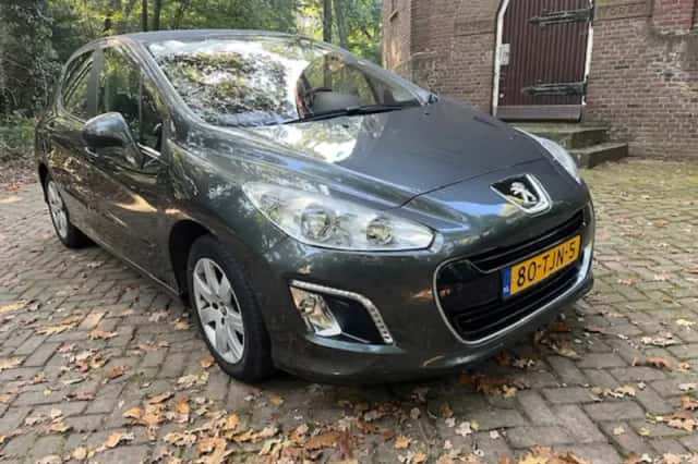 Peugeot 308 (2012) thumbnail 4