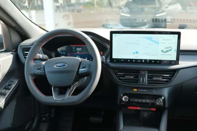 Ford Kuga (2025) thumbnail 5
