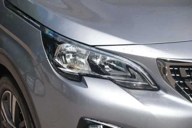Peugeot 3008 (2020) thumbnail 2