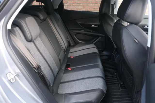 Peugeot 3008 (2020) thumbnail 3