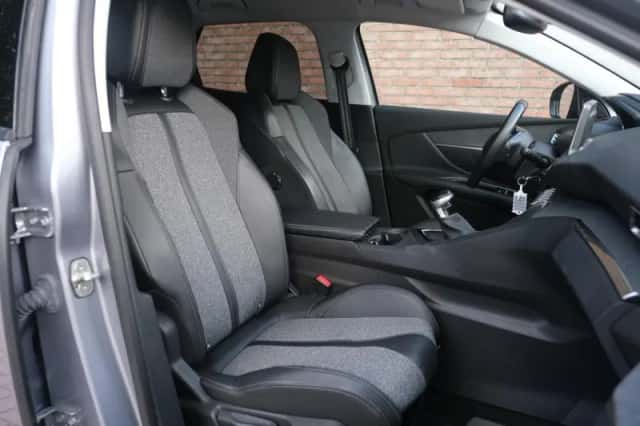 Peugeot 3008 (2020) thumbnail 5