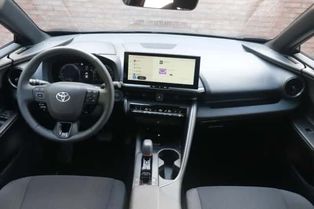Toyota C-HR (2026) thumbnail 6