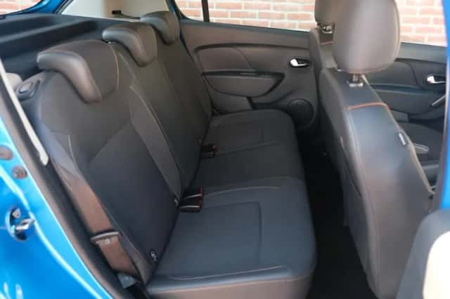 Dacia Sandero Stepway (2018) thumbnail 3