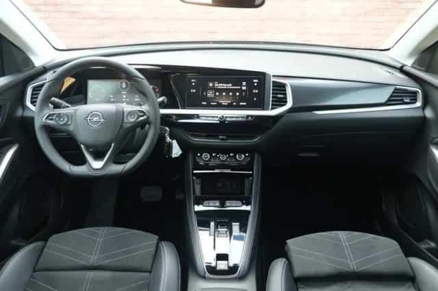 Opel Grandland (2024) thumbnail 2