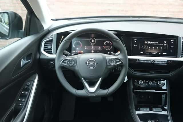 Opel Grandland (2024) thumbnail 6