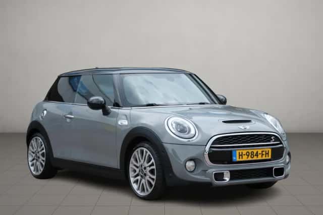 MINI Cooper S (2016) thumbnail 1