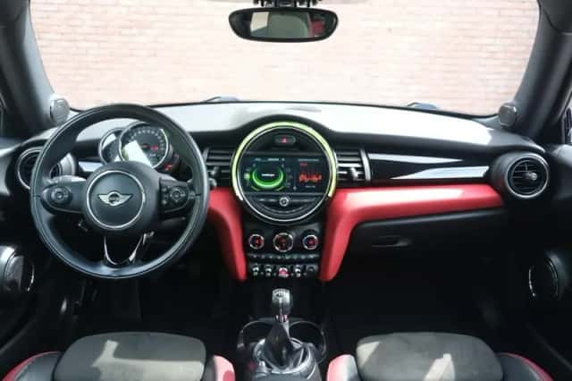 MINI Cooper S (2016) thumbnail 2
